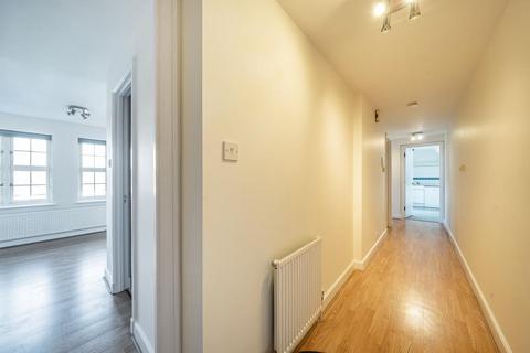 2 bedroom apartment to rent, Heathview Court,  Hampstead,  NW11