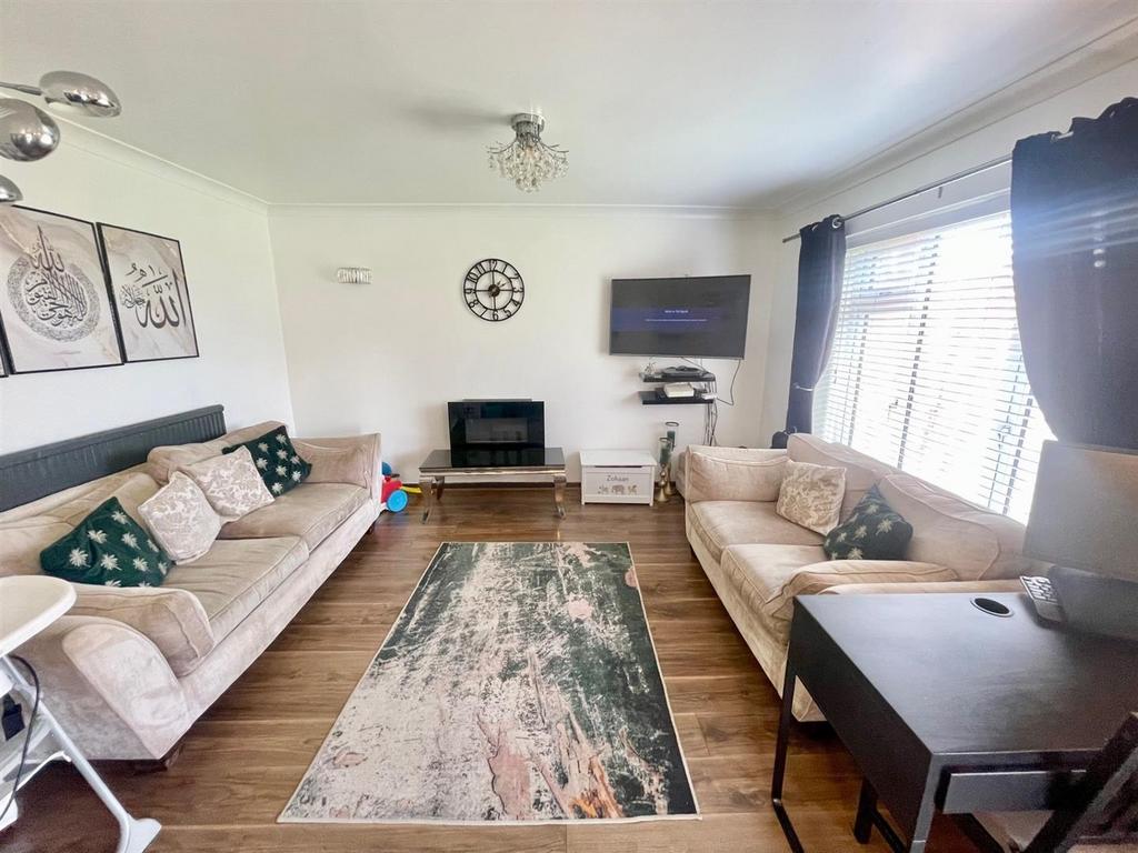 Lounge 2.jpg