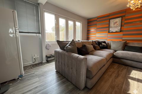undefined, Wauluds Bank Drive, Luton, Bedfordshire, LU3 3NF