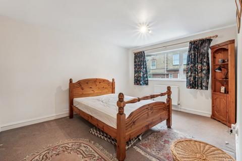 3 bedroom house for sale, Garrick Close, London