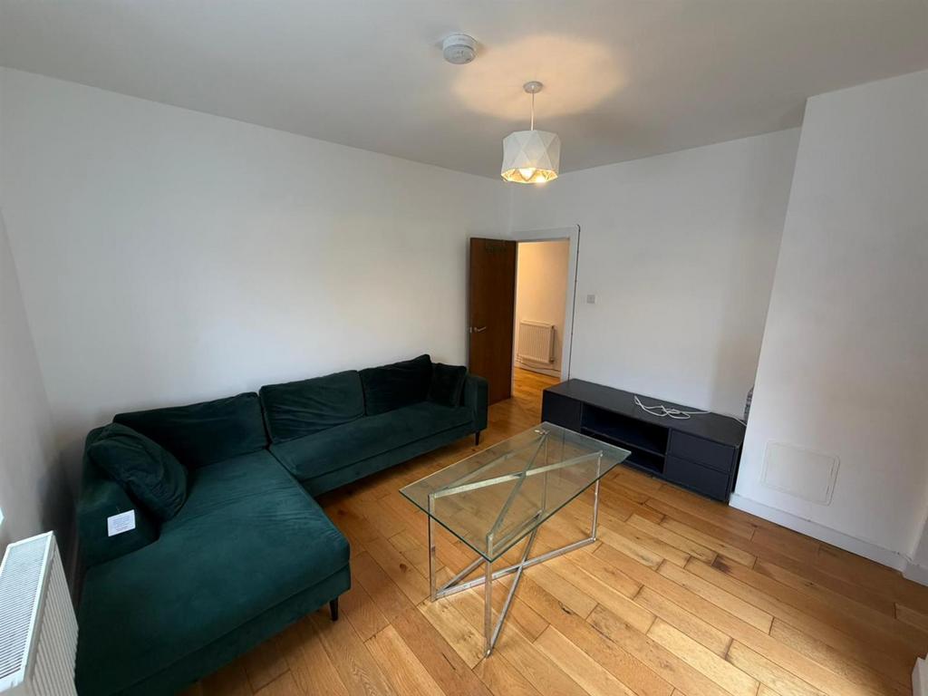 96 Webster Rd SE16 lll.jpeg