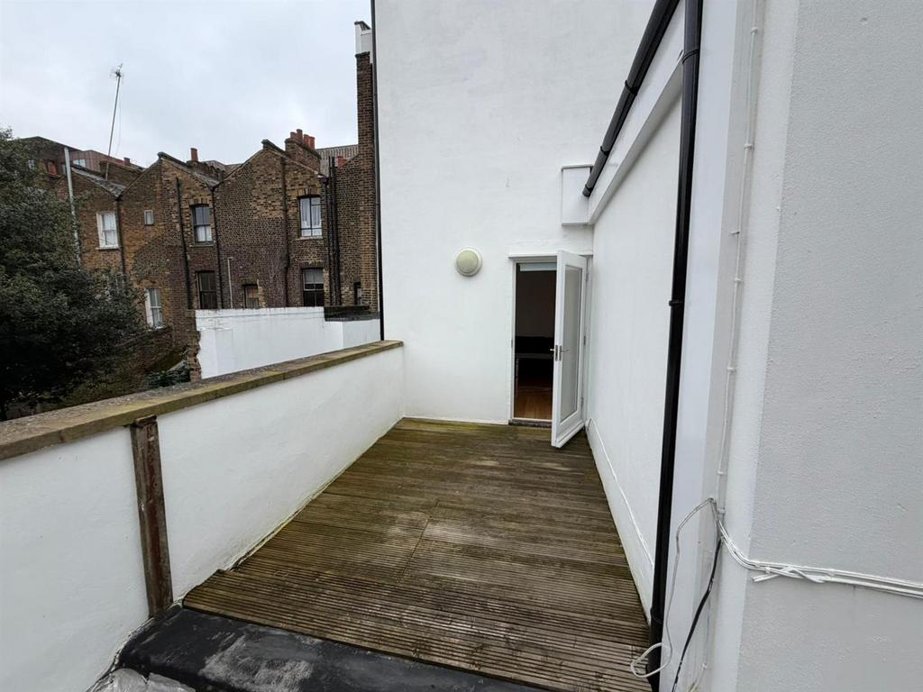 96 Webster Rd SE16 V.jpeg