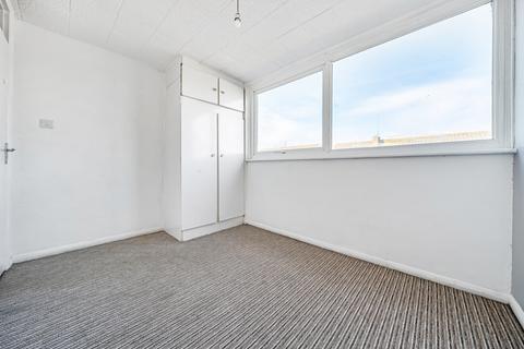 3 bedroom terraced house to rent, Grinstead Avenue, Lancing, West Sussex, BN15