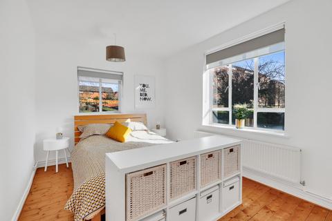 2 bedroom flat for sale, Bowyer House, Vermont Road, London