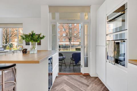 2 bedroom flat for sale, Bowyer House, Vermont Road, London