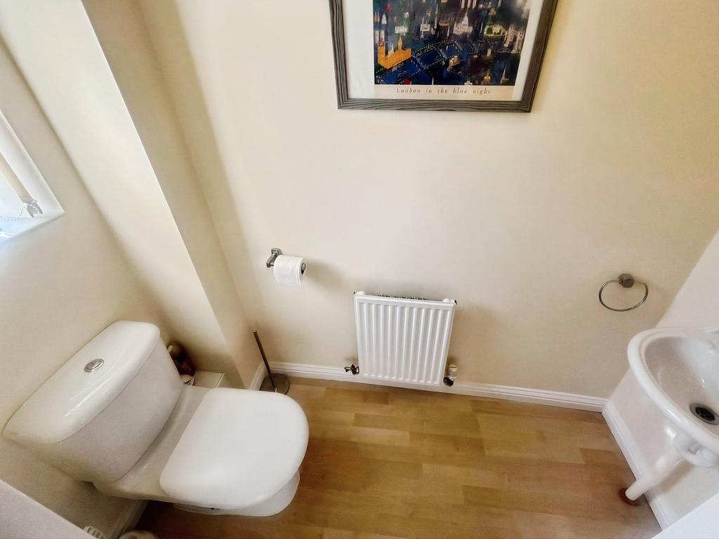 Cloakroom/wc