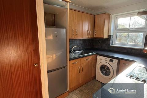 1 bedroom flat for sale, Manford Way, Chigwell, IG7