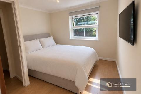 1 bedroom flat for sale, Manford Way, Chigwell, IG7