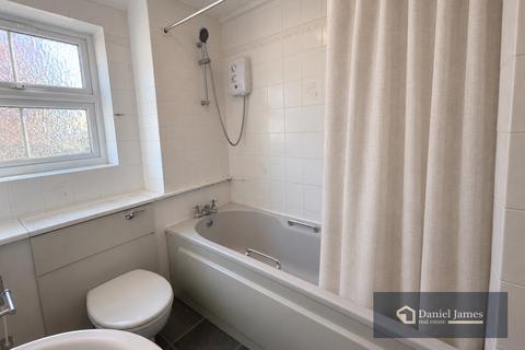 1 bedroom flat for sale, Manford Way, Chigwell, IG7