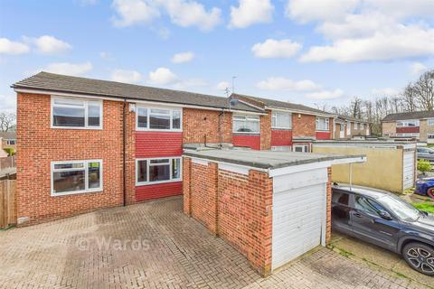 3 bedroom end of terrace house for sale, Mincers Close, Chatham ME5