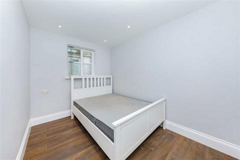 2 bedroom flat to rent, Wapping High Street, London E1W