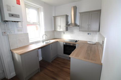 2 bedroom terraced house to rent, 78 Asquith Avenue, Morley