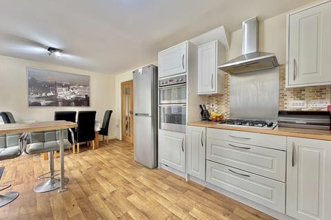 4 bedroom detached house for sale, Clos Y Wern, Hendy, Pontarddulais, Swansea, City And County of Swansea.