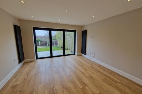 undefined, Mill Hill Road, Bingham, Nottingham, Nottinghamshire, NG13 8UG