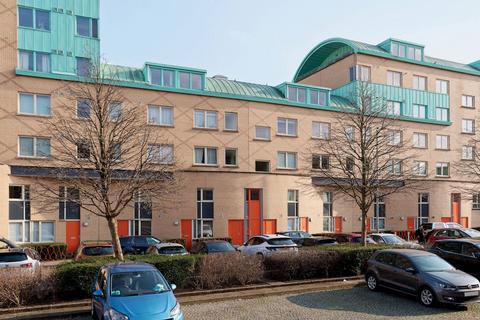 undefined, 3/3, 11 Queen Elizabeth Gardens, New Gorbals, Glasgow, G5 0UJ