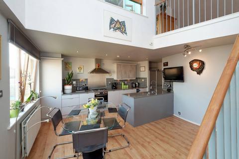 undefined, 3/3, 11 Queen Elizabeth Gardens, New Gorbals, Glasgow, G5 0UJ
