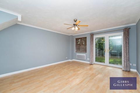2 bedroom terraced house to rent, Gell Close, Ickenham, Uxbridge, UB10