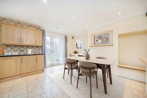 3 bedroom terraced house for sale, Swains Road, London SW17