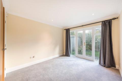 undefined, Knights Place, Twickenham, TW2