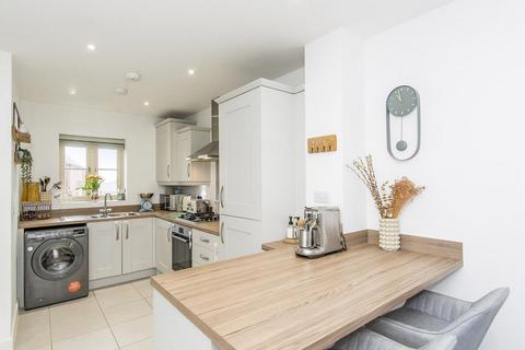 2 bedroom semi-detached house for sale, Broadleaf Road, Lutterworth