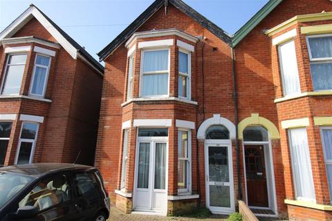 Mill Hill Road, Cowes PO31