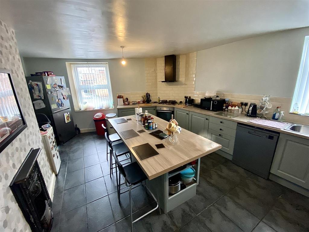Open Plan Kitchen and Dining Room