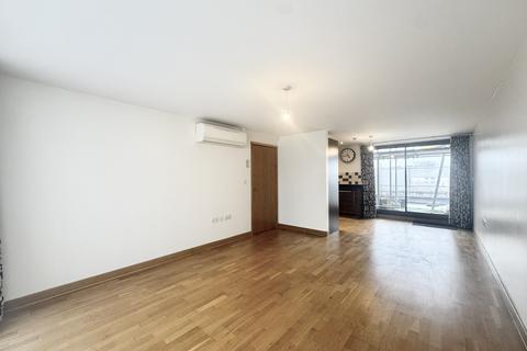 2 bedroom flat to rent, Rothesay Avenue, London SW20