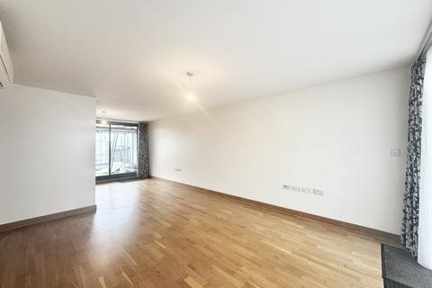 2 bedroom flat to rent, Rothesay Avenue, London SW20