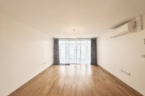 2 bedroom flat to rent, Rothesay Avenue, London SW20