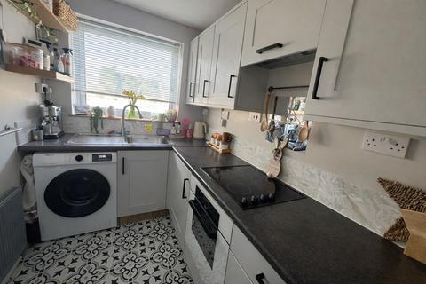 2 bedroom end of terrace house for sale, Fell Drive, Lee-On-The-Solent