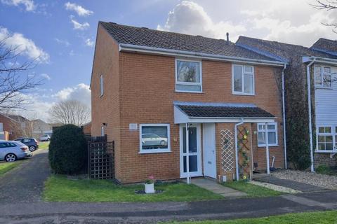 2 bedroom end of terrace house for sale, Fell Drive, Lee-On-The-Solent