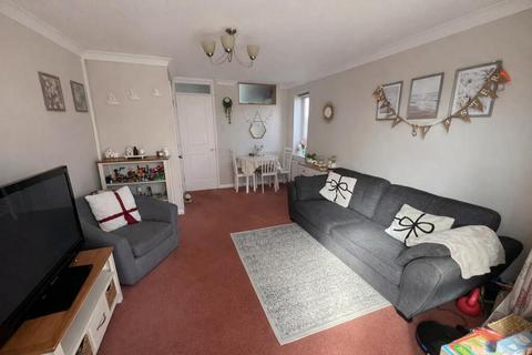 2 bedroom end of terrace house for sale, Fell Drive, Lee-On-The-Solent