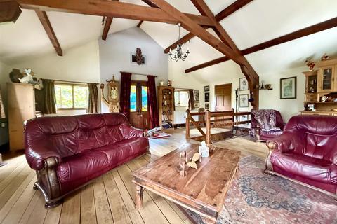 5 bedroom detached house for sale, Gloucester Road, Upleadon GL18