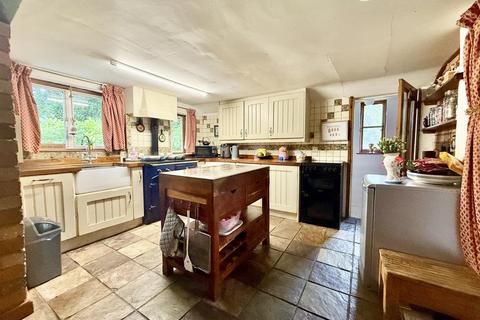 5 bedroom detached house for sale, Gloucester Road, Upleadon GL18