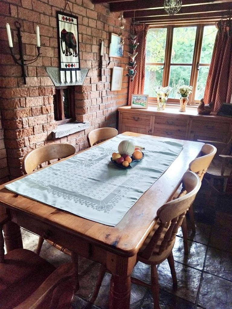 Dining Room.jpg