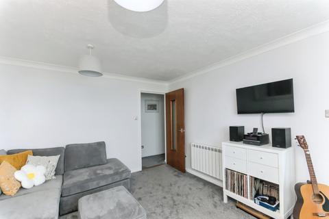 2 bedroom flat for sale, Blakes Way, Eastbourne