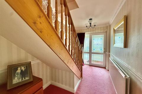 4 bedroom detached house for sale, Lilac Way, Halesowen
