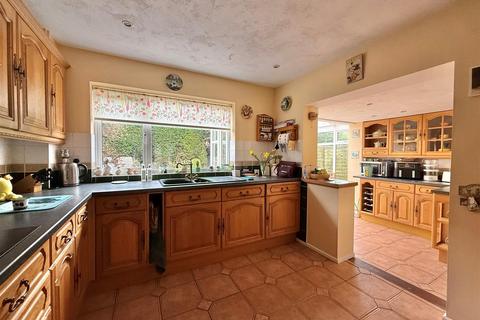 4 bedroom detached house for sale, Lilac Way, Halesowen