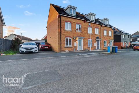 3 bedroom end of terrace house for sale, Buttercup Avenue, Sheerness