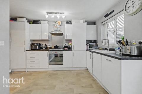 3 bedroom end of terrace house for sale, Buttercup Avenue, Sheerness