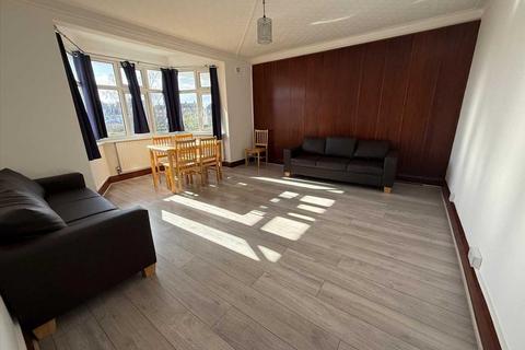 2 bedroom apartment to rent, Uxendon Crescent, Wembley, HA9
