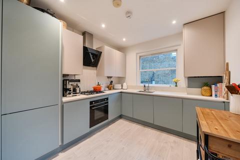 3 bedroom flat for sale, Wavertree Road, Streatham Hill, London, SW2