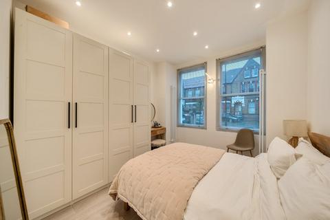 3 bedroom flat for sale, Wavertree Road, Streatham Hill, London, SW2