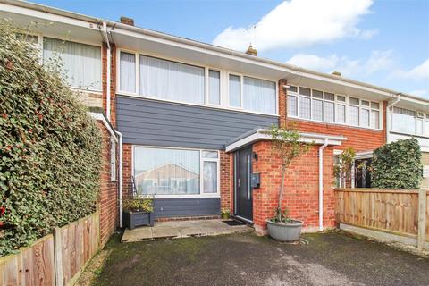 3 bedroom terraced house to rent, Highgate Road, Whitstable