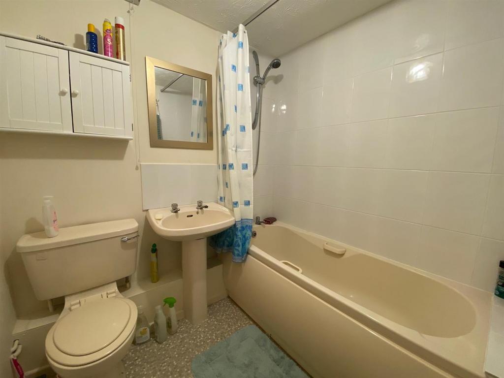 Bathroom.jpg