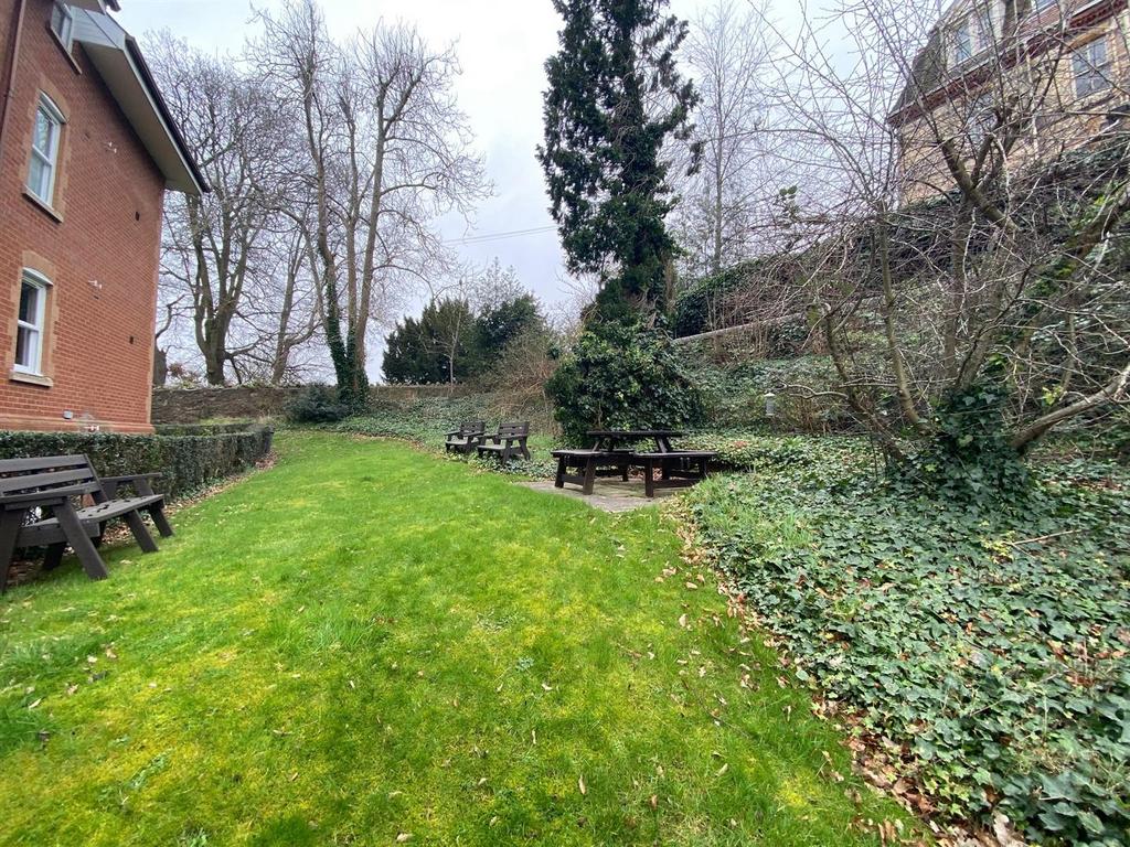 Communal Grounds.jpg