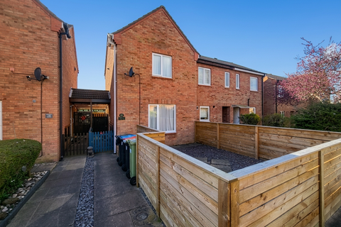 2 bedroom end of terrace house for sale, Dexter Avenue, Milton Keynes