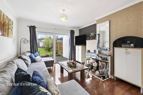 4 bedroom semi-detached house for sale, Devon Way, CHESSINGTON