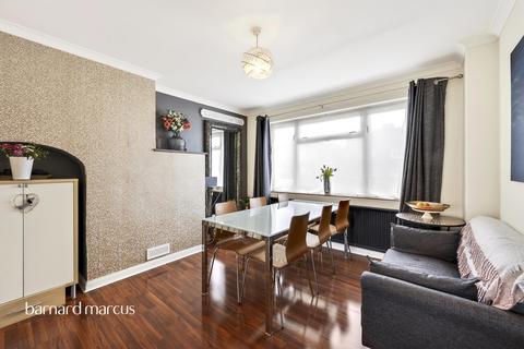 4 bedroom semi-detached house for sale, Devon Way, CHESSINGTON