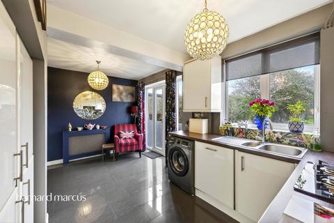 4 bedroom semi-detached house for sale, Devon Way, CHESSINGTON